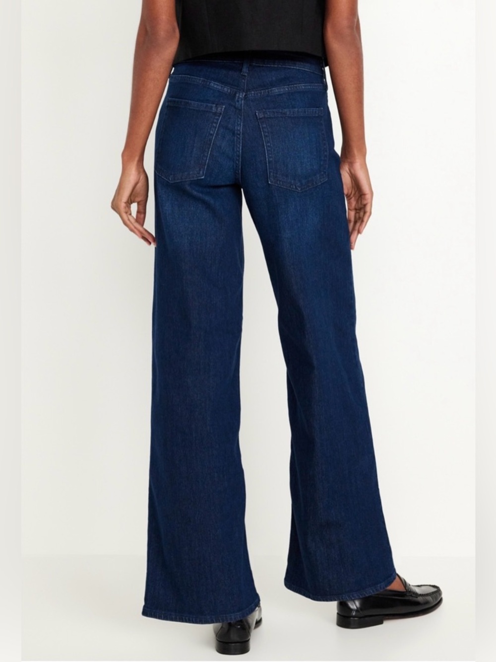 Old Navy Wide-Leg Jeans in Dark Wash - Picture 2 of 7